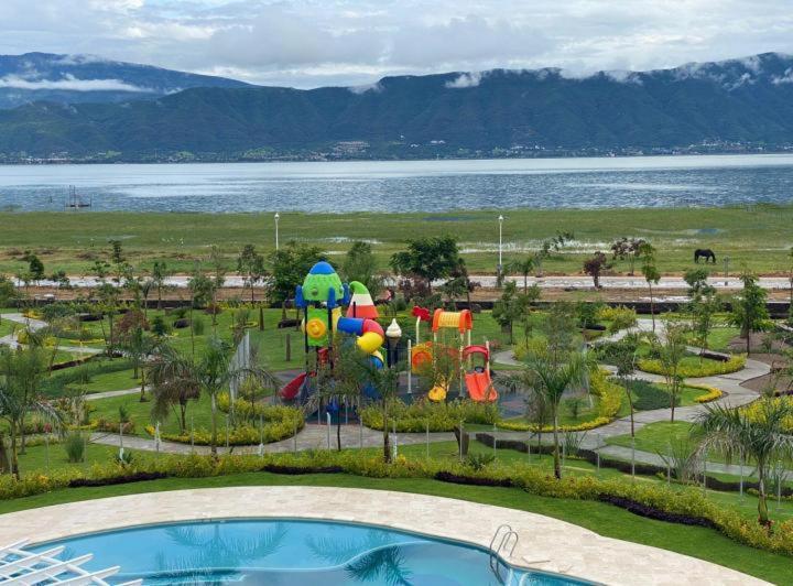 Hermosa Casa En Orilla Del Lago -Zona De Villedos- San Cristobal Zapotitlan Extérieur photo