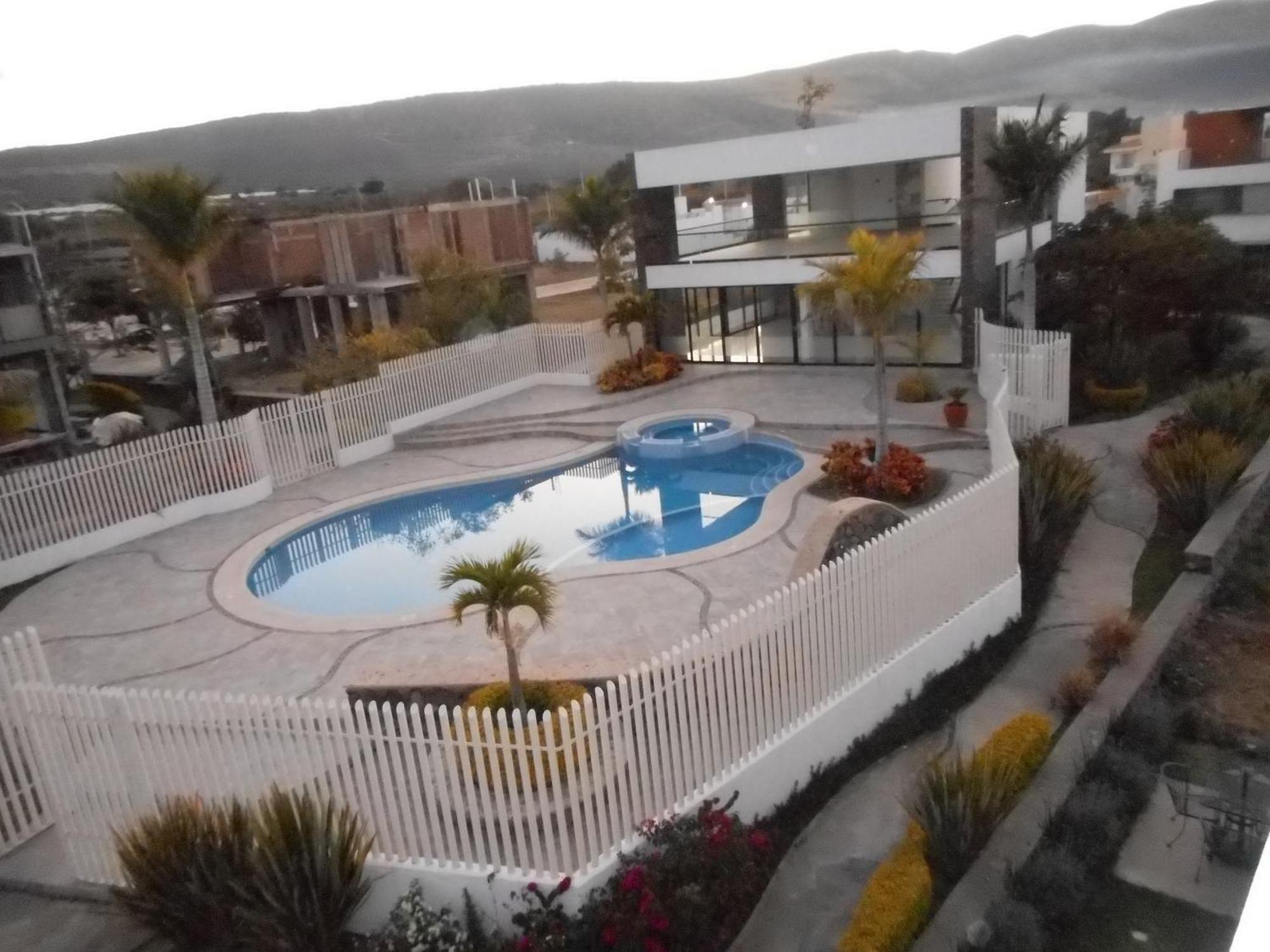 Hermosa Casa En Orilla Del Lago -Zona De Villedos- San Cristobal Zapotitlan Extérieur photo
